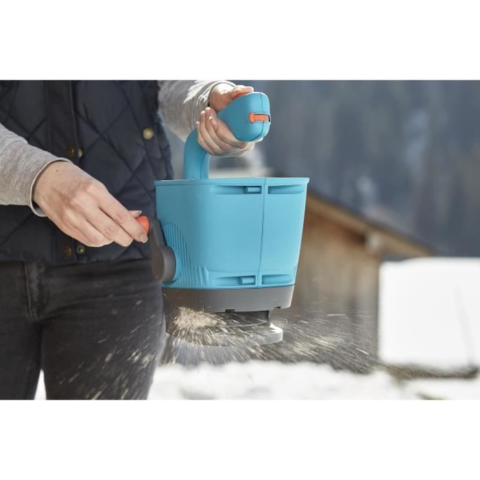 GARDENA Epandeur a main M – Capacité totale 1.8L – Surface 100m˛ max – Largeur d'épandage 4m – Poignée ergonomique – (431-20)