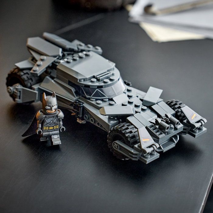 LEGO DC Batman 76331 La Batmobile de Batman v Superman - Jeu de Construction des 9 ans