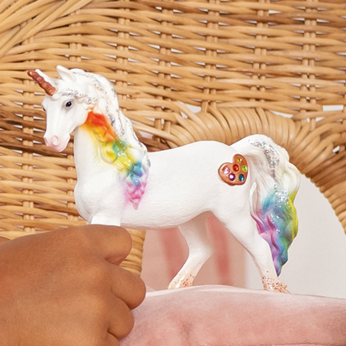 Figurine - SCHLEICH - Licorne arc-en-ciel, femelle - Gamme bayala