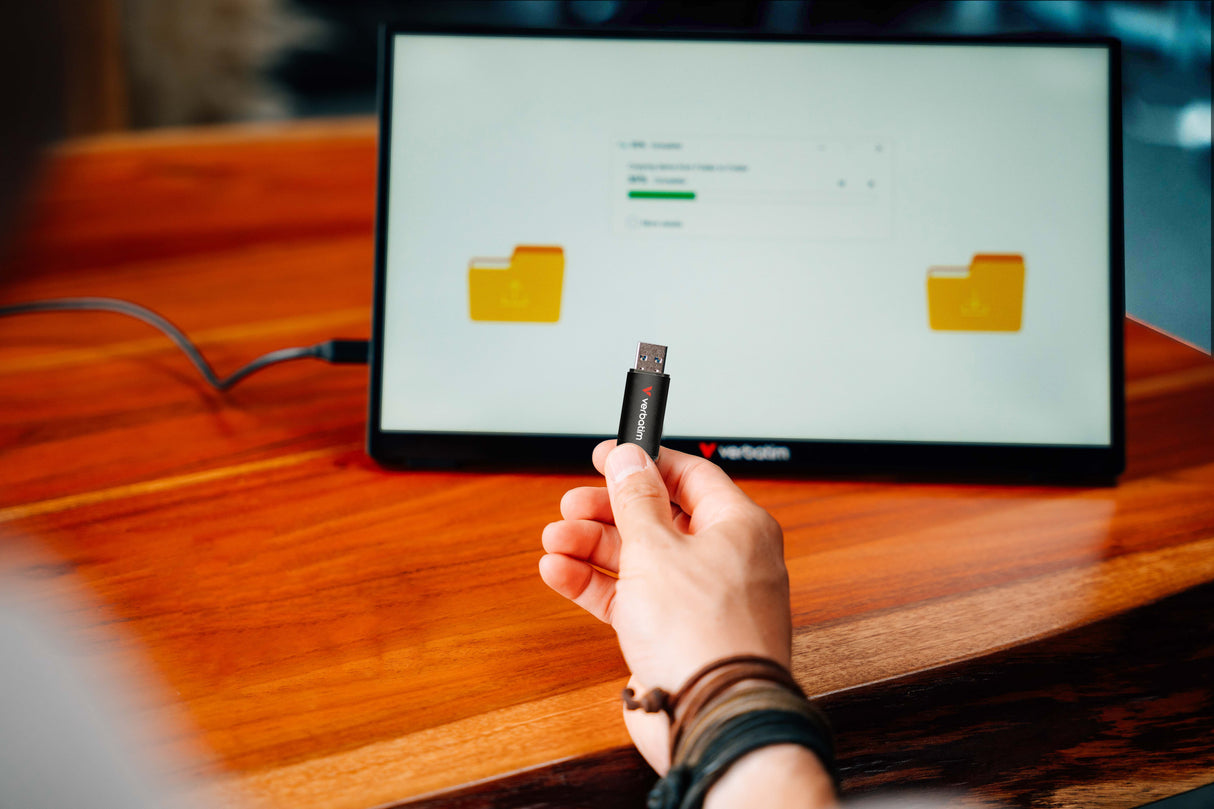 Clé USB 3.2 Verbatim V200 Metal - 64Go (Noir)
