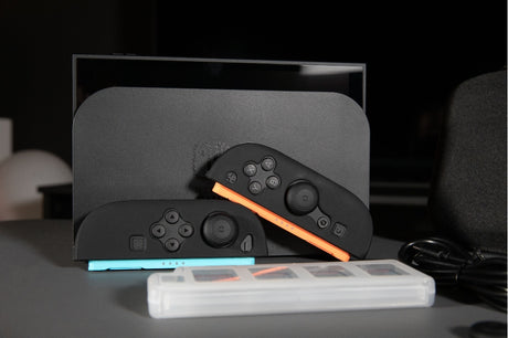 Pack d'accessoires gaming - KONIX - Nintendo Switch 2 - Housse - 4 appuie-pouces - Verre trempé - Boîtier 9 jeux - Écouteurs