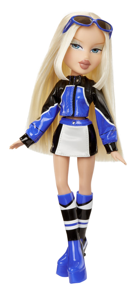 BRATZ - Bratz Scorchin' Cloé - 1 poupée Mannequin - Tenue et Accessoires - Poupées inspirées de la Moto - Des 6 ans