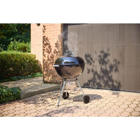 Barbecue a charbon - Weber - Original Kettle E-5730 - Ř57 cm - Thermometre intégré - Clapet d'aération - 9 couverts - Noir