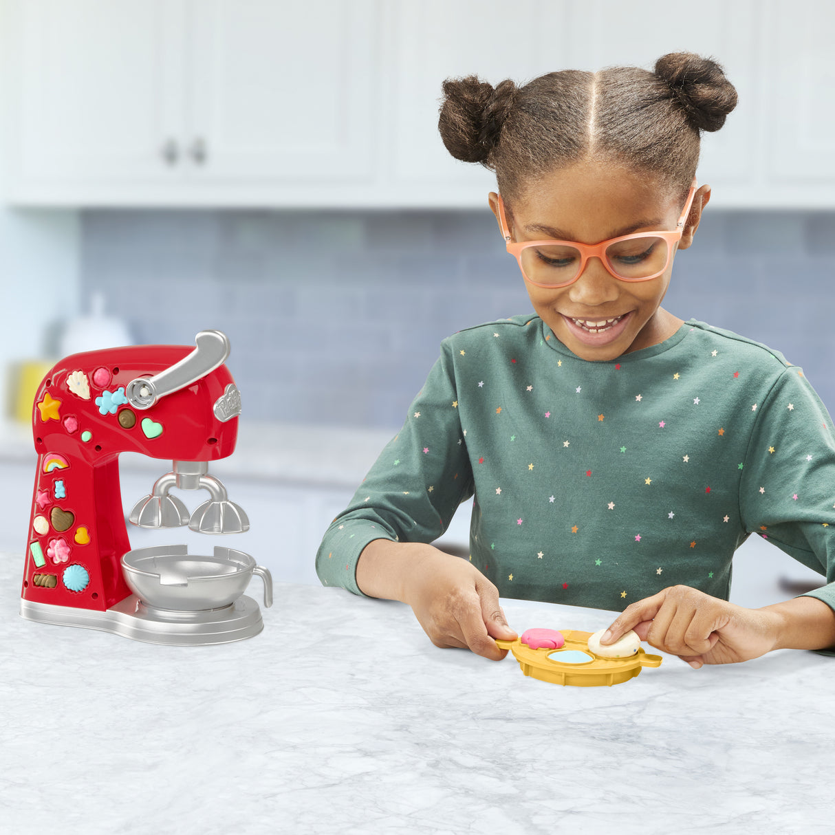 Play-Doh Robot pâtissier, jouet de pâte a modeler avec accessoires de cuisine factices, Kitchen Creations, Des 3 ans