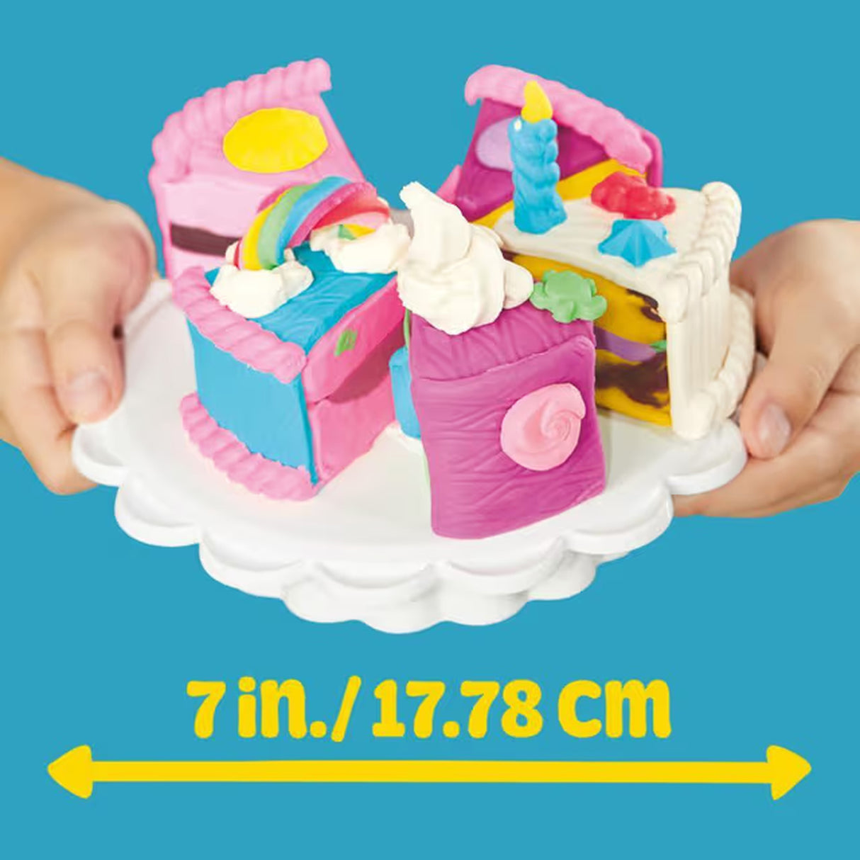 Play-Doh Ma jolie part de gâteau, four jouet, accessoires de cuisine factices et 11 pots de pâte a modeler, des 3 ans