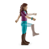 Figurine Cavaliere Lisa et Storm, coffret schleich avec 10 éléments inclus dont 1 cheval schleich hanovrien et sa cavaliere,
