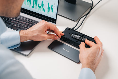 Station d'accueil portable USB-C 3.2 Verbatim CDS-15S avec lecteur SSD (Gris)
