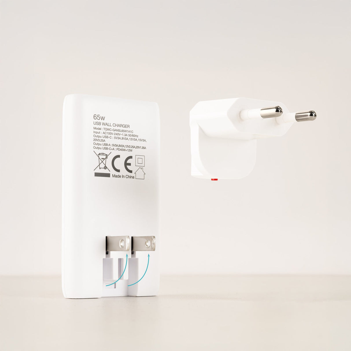 Chargeur de voyage Tooq GaN 1x USB-C + 1x USB-A  65W ( blanc)