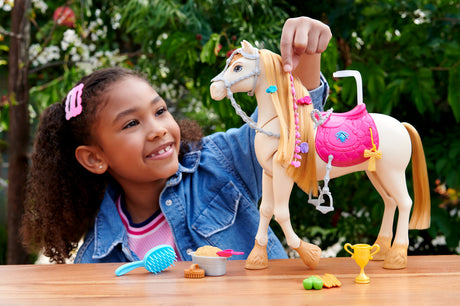 LES MYSTeRES DE BARBIE - a la Poursuite du Cheval Perdu Barbie et son cheval Tornade, HXJ42