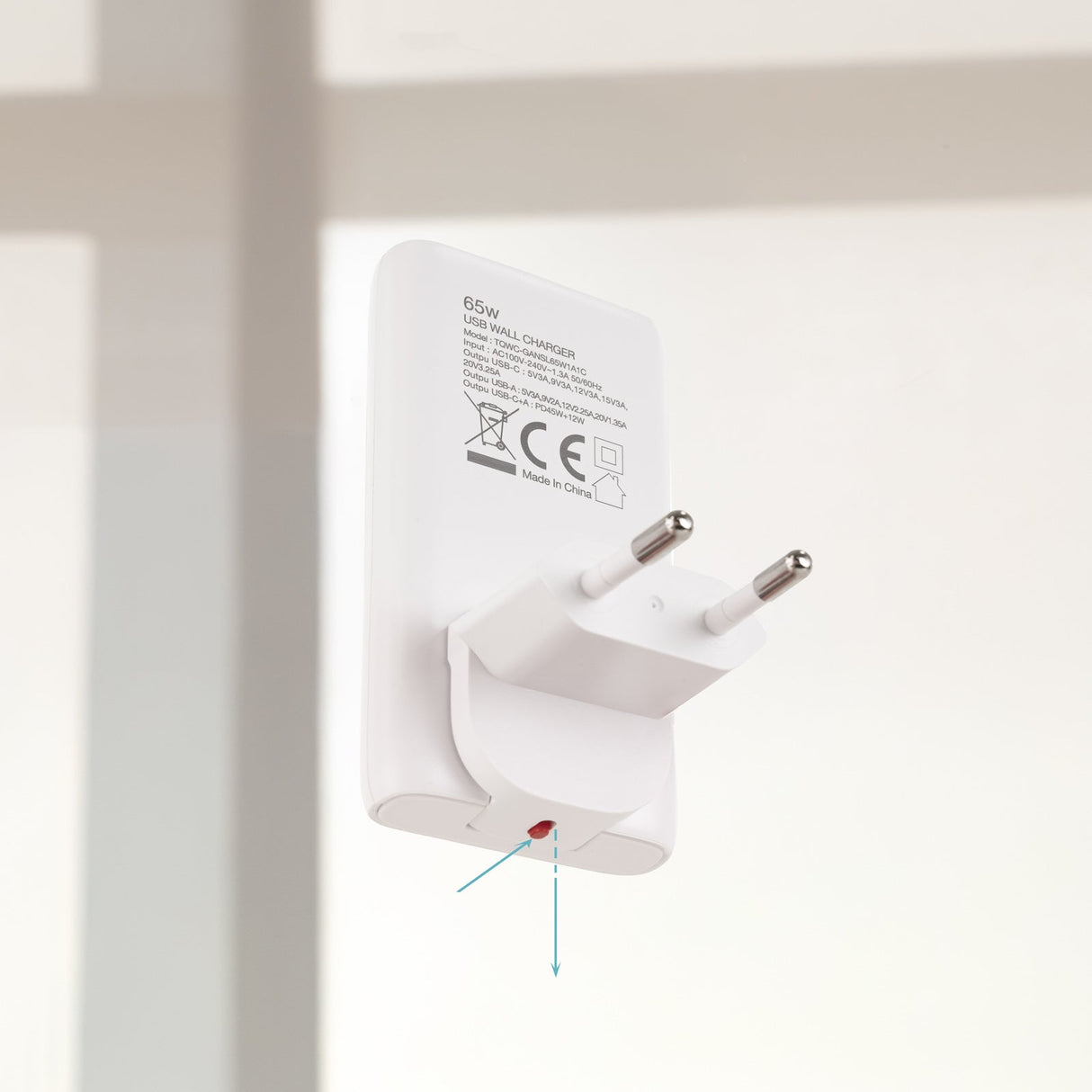 Chargeur de voyage Tooq GaN 1x USB-C + 1x USB-A  65W ( blanc)