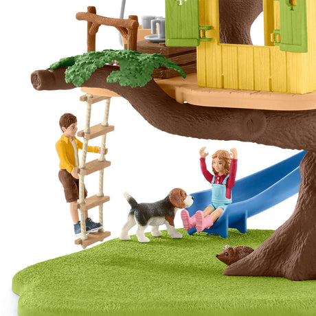 Cabane aventure dans les arbres, coffret de 60 pieces détaillées avec balançoire, 2 figurines d'enfant et figurines d'animaux,