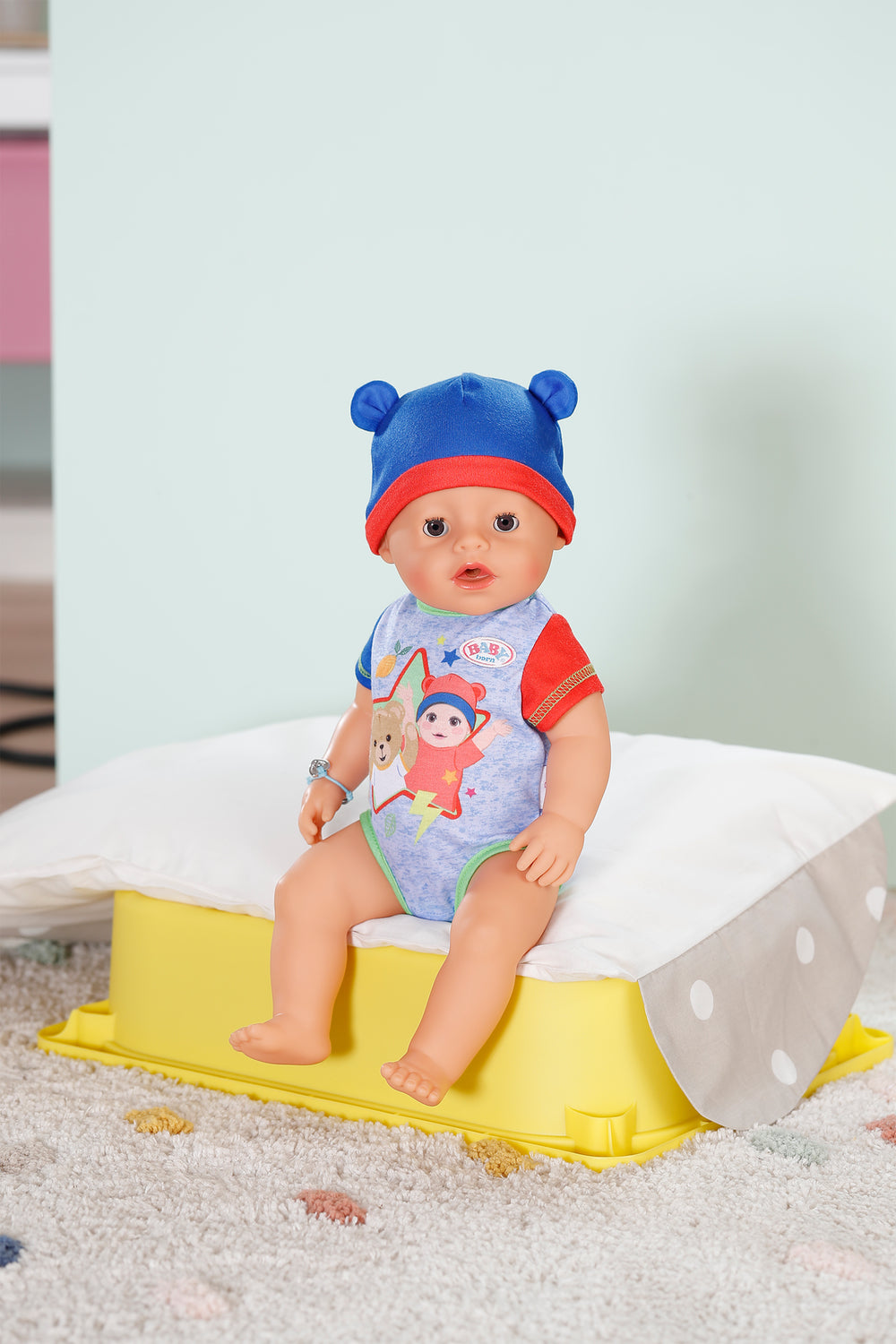 Poupon - BABY BORN - Jonas - 10 fonctions réalistes - 10 accessoires - Bleu et Rouge - 43cm - Des 3 ans