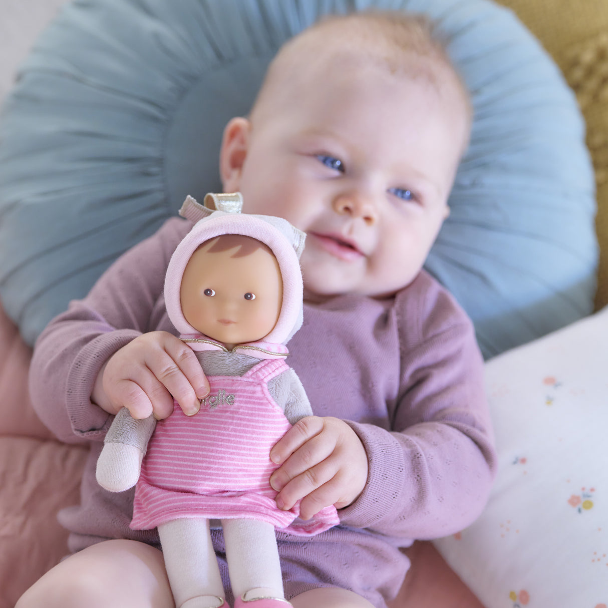 Mon Doudou COROLLE - Miss Rayée Reves d'Etoiles - 25 cm - petite poupée - senteur de vanille - des la naissance