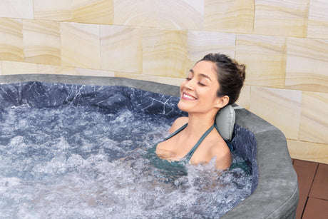 Spa semi rigide BESTWAY - Lay-Z-Spa Carrara - 140 airjets - 170 x 65 cm - 4 a 6 places - Rond (couverture, cartouche, 4 appuie-tete)