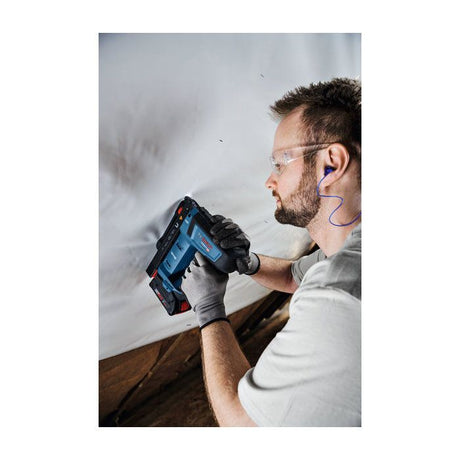 Agrafeuse a bois - BOSCH - GTH 18V-14 L-BOXX - 18V Brushless - Agrafes 6-14 mm - Systeme contre-balancier