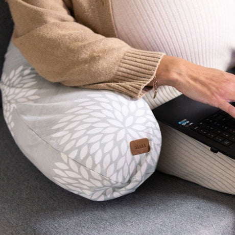 Coussin de maternité - BEABA - Big Flopsy™ - Fleurs - Gris