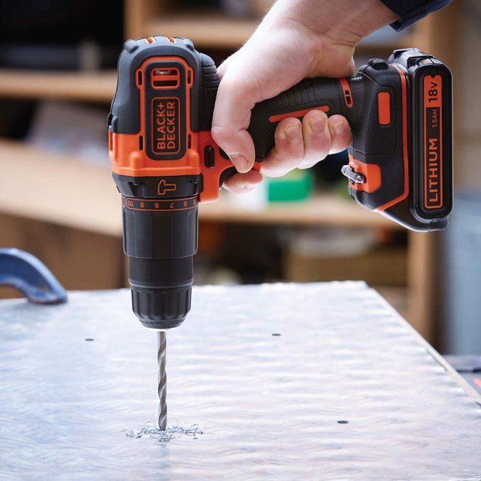 Kit Perceuse ŕ percussion + scie sauteuse sans fil - 18V - BLACK+DECKER - BCK22S1S-QW + 1 batterie 1,5Ah + chargeur + sac