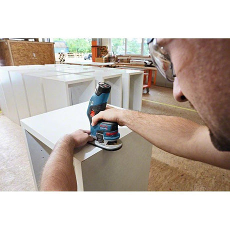 Affleureuse - BOSCH PROFESSIONAL - GKF 12V-8 - 2 batteries 3,0 Ah - Sans fil - Ergonomique