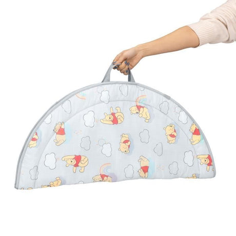 DISNEY BABY- WINNIE- Tapis d'éveil bébé au sol reversible évolutif pliable- arche en bois-  jouets sensoriels et musicaux, miroir