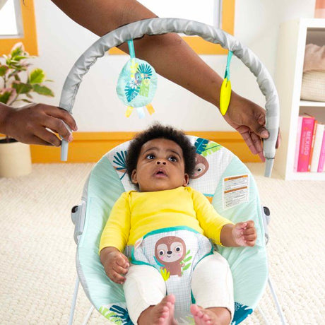 BRIGHT STARTS Transat bébé vibrant Wild Wonders- Arche avec jouets d'éveil amovible, Harnais 3 points