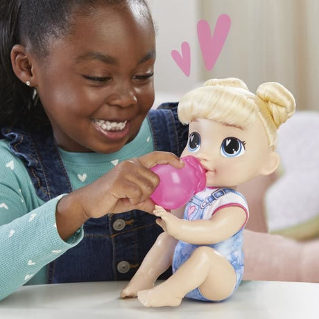 Baby Alive, Harper Hugs Marche a 4 pattes, poupée électronique de 27  cm marchant a 4 pattes, cheveux blonds, a partir de 3 ans