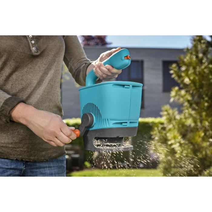GARDENA Epandeur a main M – Capacité totale 1.8L – Surface 100m˛ max – Largeur d'épandage 4m – Poignée ergonomique – (431-20)