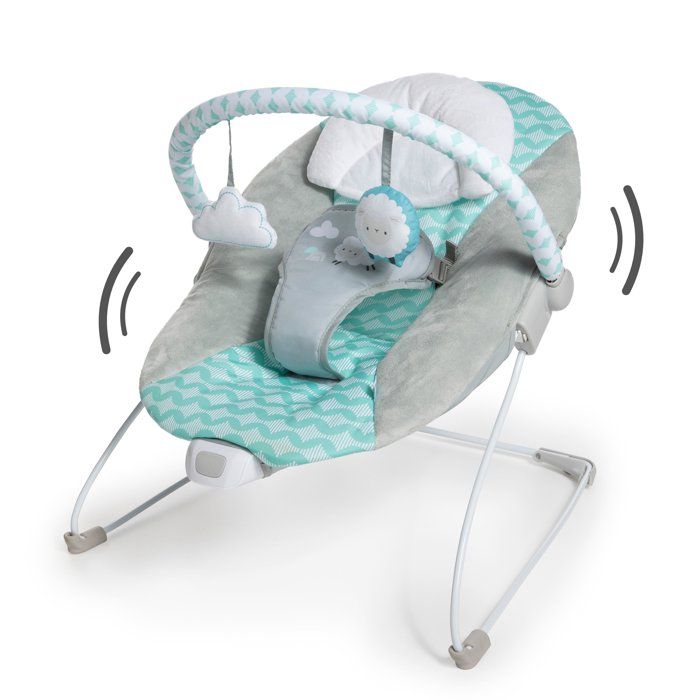 INGENUITY Transat bébé Nuages, Vibrations apaisantes, Arche d'éveil avec 2 peluches, Cale tete amovible, cadeau bébé