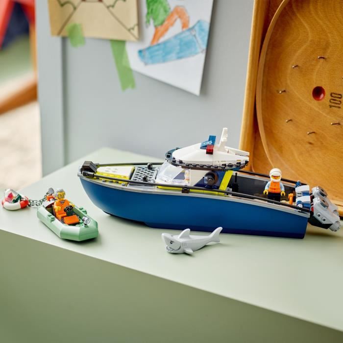 LEGO City 60456 La Course-Poursuite en Bateau de Police - Jouet pour Garçon des 6 ans