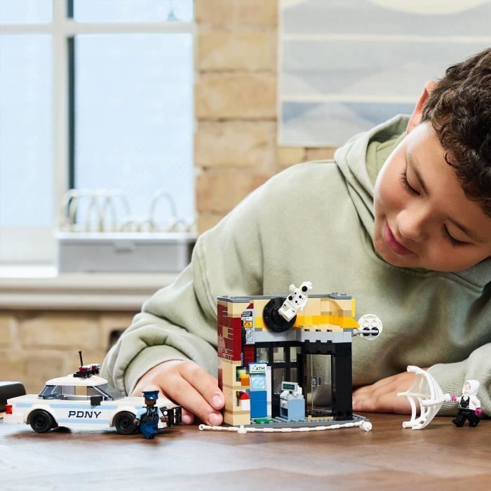 LEGO Marvel 76311 Spider-Verse : Miles Morales contre La Tache - Jeu pour garçon des 9 ans