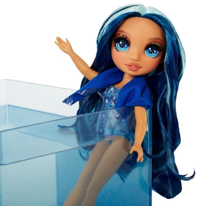Rainbow High Swim & Style - Poupée mannequin ariculée 27 cm - Skyler (Bleue) - Maillot de bain + Paréo - a partir de 4 ans