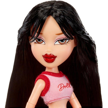 Bratz Goin' Out Poupée - Jade - 1 Poupée Mannequin a Collectionner - Une Tenue, Un Sac a Main, Une Paire de Lunettes Soleil - 6 ans