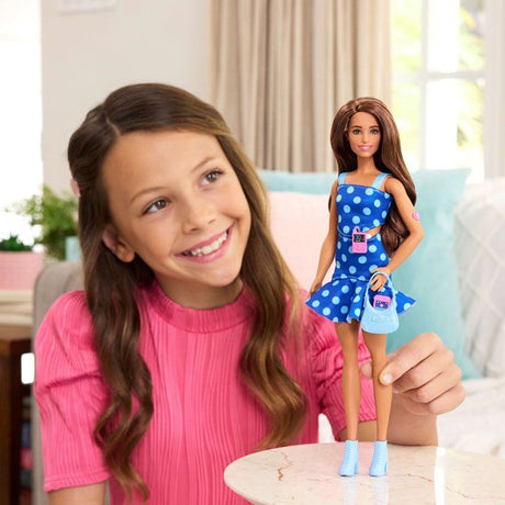 Barbie - Poupée Fashionistas robe bleu a pois - Barbie - HYT97