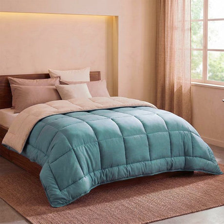 CALGARY - Couette Chaude Microfibre 400gr/m˛ - Beige Galet & Vert Lac - 220 x 240 cm