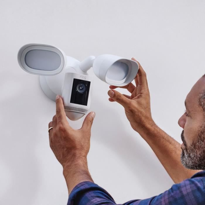 Caméra de surveillance - RING - Spotlight Cam Pro sur secteur - Noir