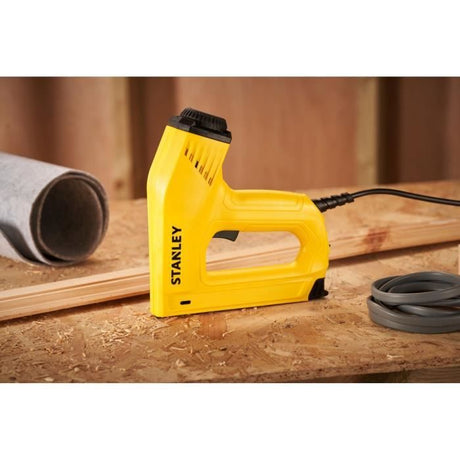 Agrafeuse filaire - STANLEY - 6-TRE550 - câble de 2,5 m - agrafe type G - clous type J - Gamme PRO