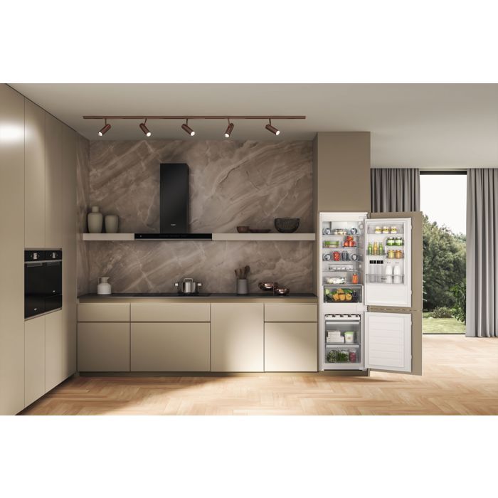 Réfrigérateur combiné - WHIRLPOOL - Intégrable - 268 L - 6e sens - Froid Brassé - Glissieres invisibles - Classe D - 177x54x54.5