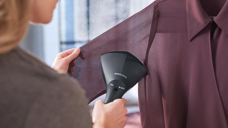 Défroisseur a main - PHILIPS - GC800/80 - Steamer Série 8000 - 32gr/min vapeur continue - 1500W - pret en 60sec - Noir