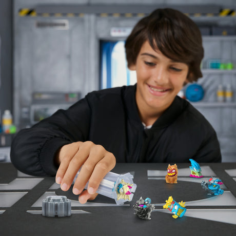 Figurine - SWARMS FUSION - MRBEAST LAB - 6 mini figurines de 2,5 cm - Des 5 ans