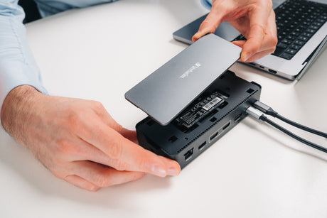 Station d'accueil portable USB-C 3.2 Verbatim Pro CDS-15SSD avec SSD 256Go inclus (Gris)