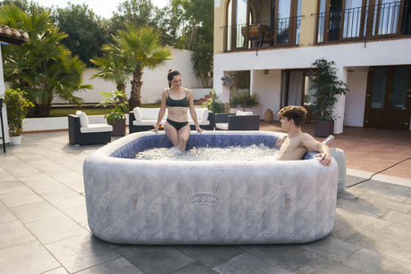 Spa gonflable BESTWAY - Lay-Z-Spa San Fransisco - Hydrojets - 230 x 230 x 71 cm - 5 a 7 places - Carré (couverture, 5 appuie-tete)